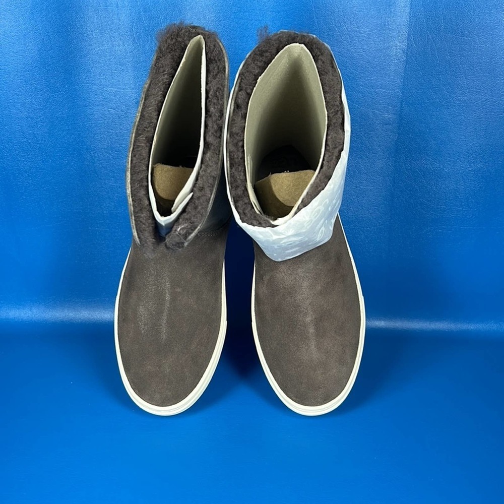 Ugg Lynus Pull On Booties - Thunder Cloud Suede -… - image 5